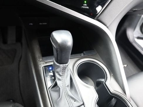 Used 2021 Toyota Camry XSE image 16