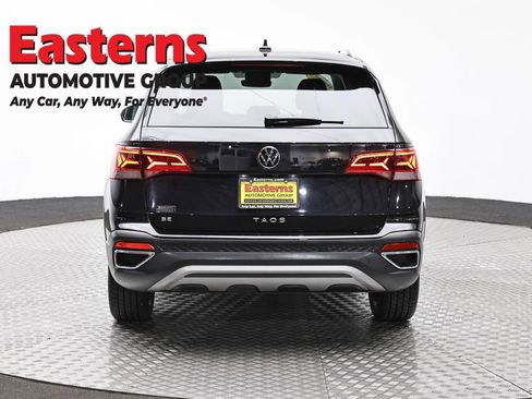 Used 2024 Volkswagen Taos SE image 6