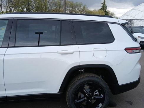 New 2026 Jeep Grand Cherokee L Limited AWD/4WD image 4