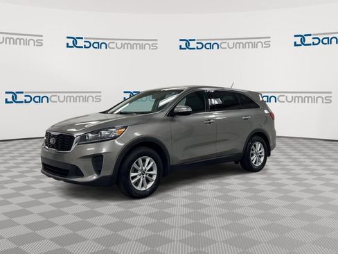 Used 2019 Kia Sorento LX image 4