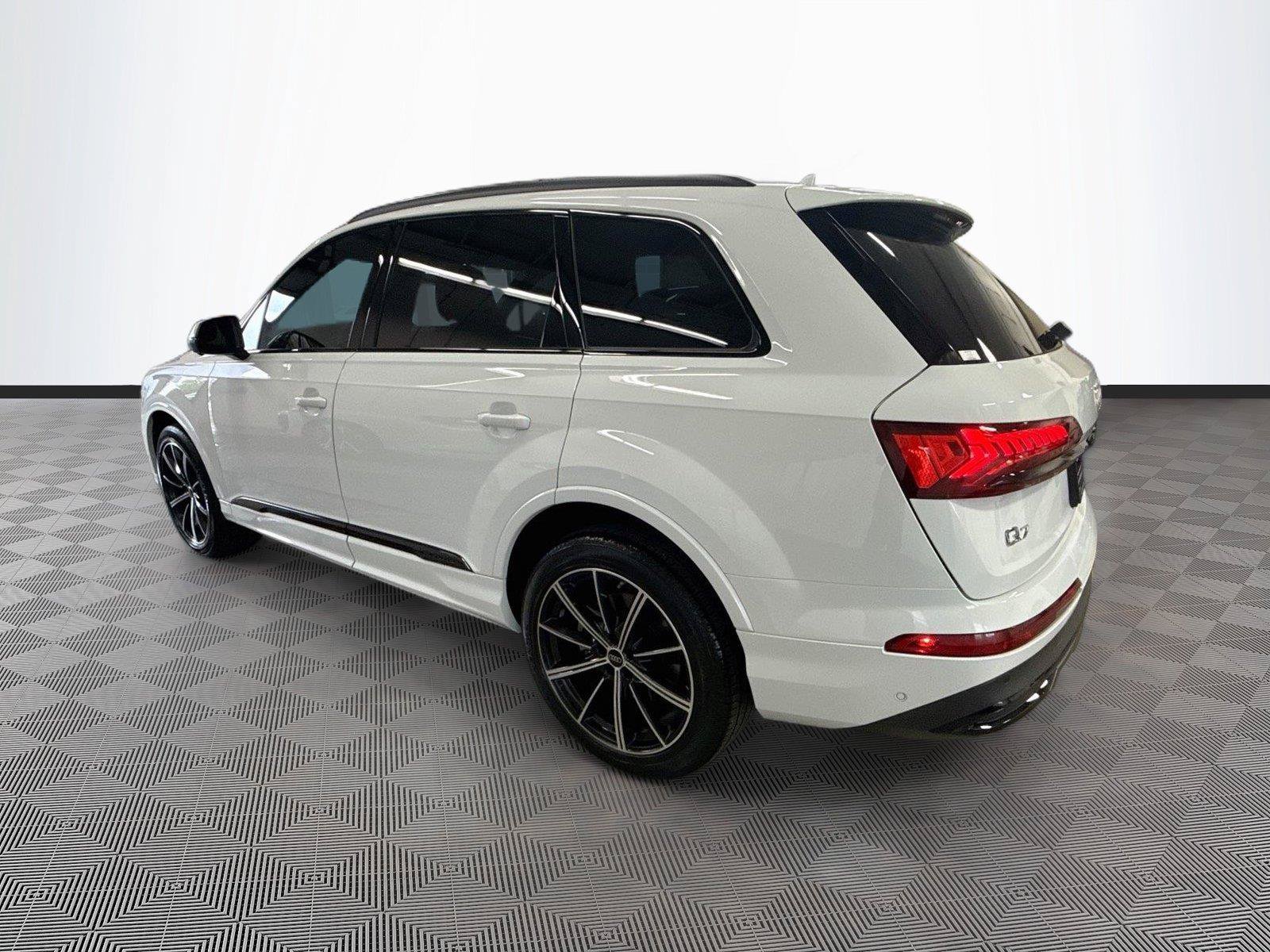 Certified 2024 Audi Q7 3.0T Premium Plus AWD/4WD image 5