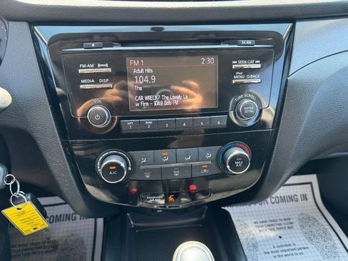 Used 2018 Nissan Rogue Sport S w/ S Appearance Package FWD image 18