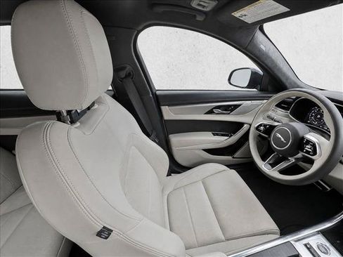 Used 2024 Jaguar XF R-Dynamic SE AWD/4WD image 17
