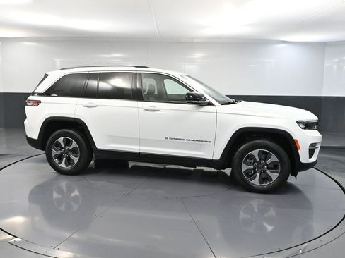 Used 2022 Jeep Grand Cherokee Limited 4xe image 4