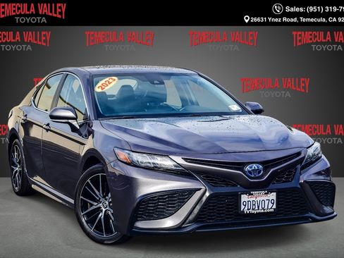 Used 2023 Toyota Camry SE image 1
