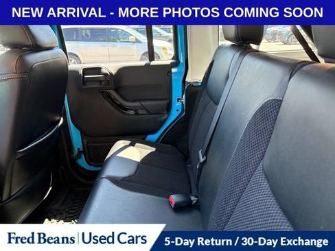 Used 2017 Jeep Wrangler Unlimited Sahara AWD/4WD image 9