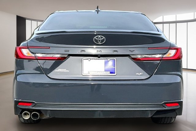 Used 2025 Toyota Camry SE w/ Convenience Package FWD image 5