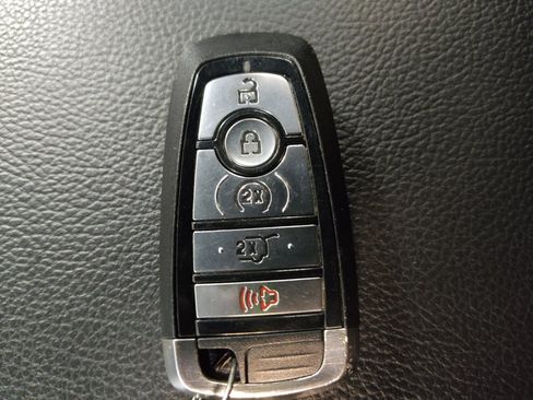 Used 2019 Ford Expedition Max Limited w/ Equipment Group 303A RWD image 32