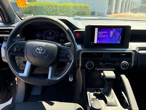 Used 2025 Toyota Tacoma TRD Sport AWD/4WD image 19