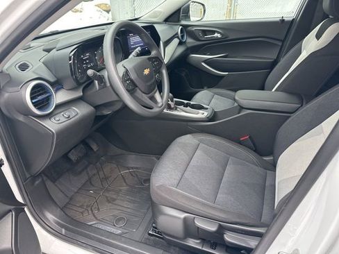 Used 2024 Chevrolet Trax LS w/ Driver Confidence Package image 10
