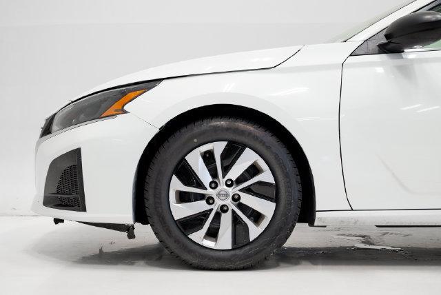 Used 2024 Nissan Altima 2.5 S FWD image 8