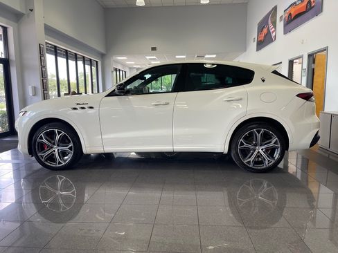 Used 2022 Maserati Levante Modena AWD/4WD image 2