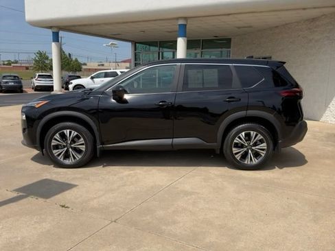 Used 2023 Nissan Rogue SV AWD/4WD image 2