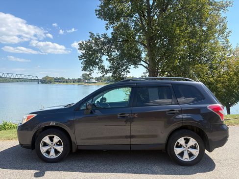 Used 2015 Subaru Forester 2.5i Premium w/ All-Weather Package image 3