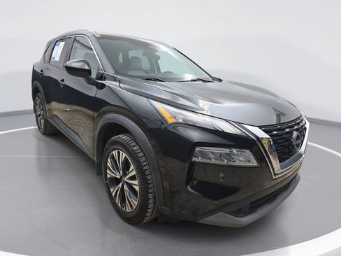 Used 2023 Nissan Rogue SV w/ SV Premium B Package FWD image 2