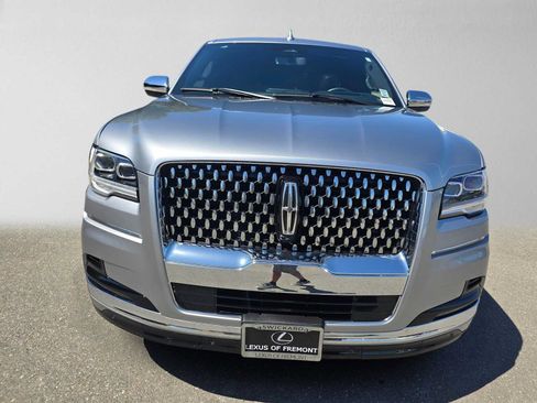 Used 2024 Lincoln Navigator L Black Label AWD/4WD image 8