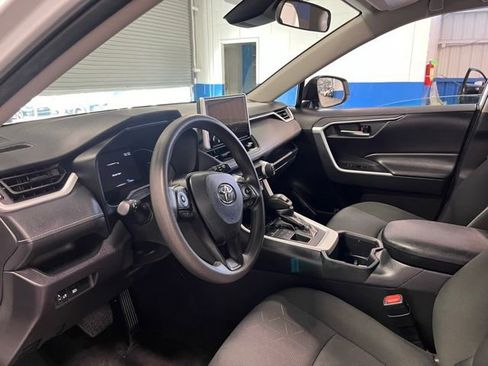 Used 2025 Toyota RAV4 XLE image 22