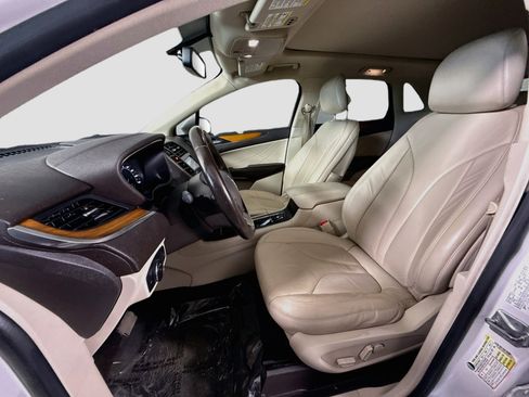 Used 2017 Lincoln MKC Select w/ Select Plus Package FWD image 22