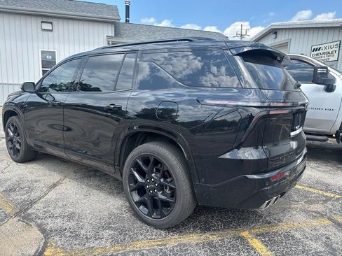 Used 2024 Chevrolet Traverse RS w/ LPO, Floor Liner Package AWD/4WD image 5