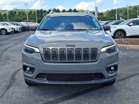 Certified 2019 Jeep Cherokee Latitude Plus w/ Cold Weather Group AWD/4WD image 2