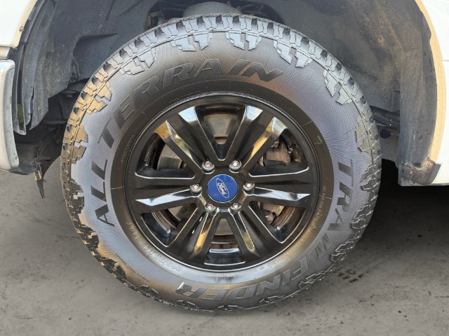 Used 2015 Ford F150 XLT AWD/4WD image 9