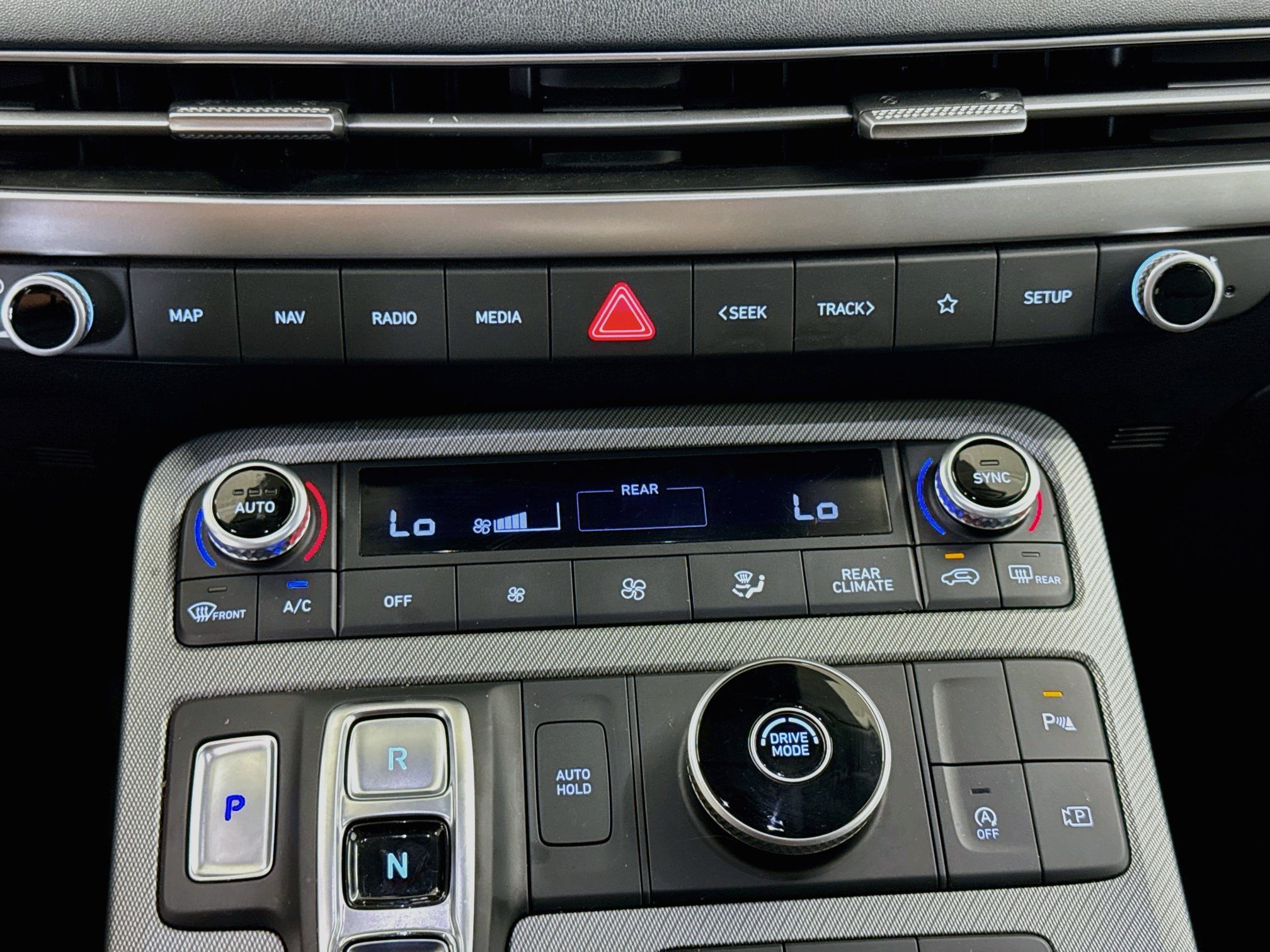 Used 2025 Hyundai Palisade SEL FWD image 24