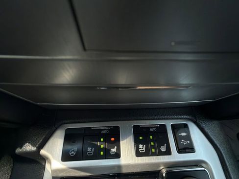 Used 2016 Toyota Land Cruiser w/ Four Season Floor Mat Package image 28