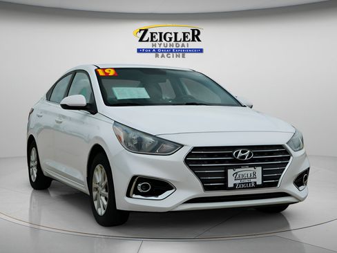Used 2019 Hyundai Accent SEL FWD image 1