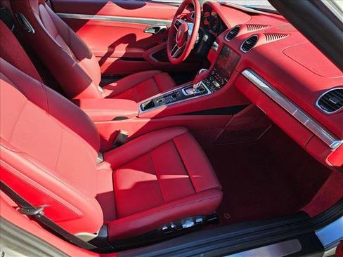 Used 2025 Porsche 718 Boxster image 16