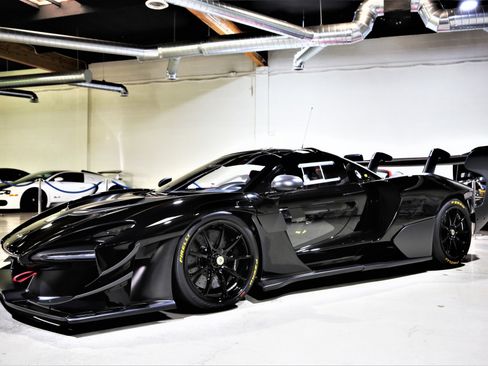 Used 2020 McLaren Senna image 12