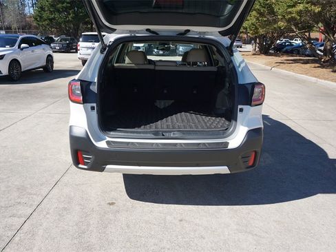 Used 2020 Subaru Outback Limited image 18