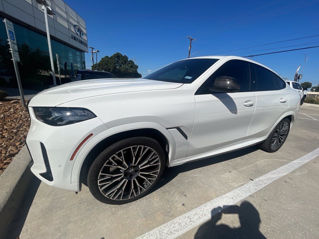 Used 2024 BMW X6 xDrive40i w/ Premium Package AWD/4WD image 3
