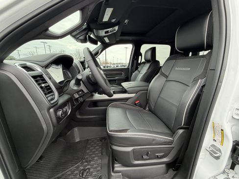 New 2026 RAM 3500 Laramie AWD/4WD image 10