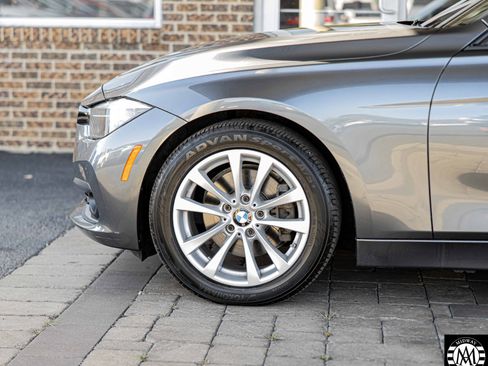 Used 2017 BMW 320i xDrive Sedan image 8