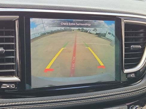 Used 2021 Chrysler Pacifica Touring w/ S Appearance Package image 15