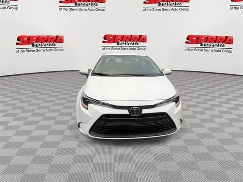 Used 2026 Toyota Corolla LE image 4