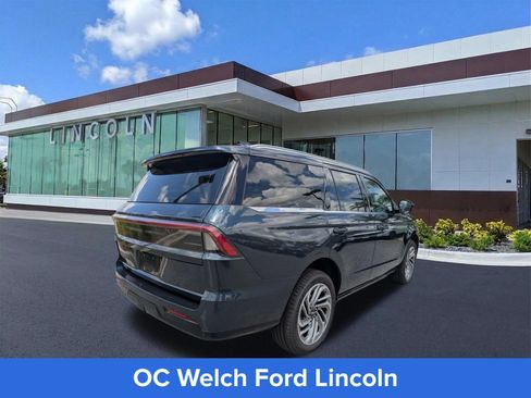 Certified 2026 Lincoln Navigator Reserve AWD/4WD image 3