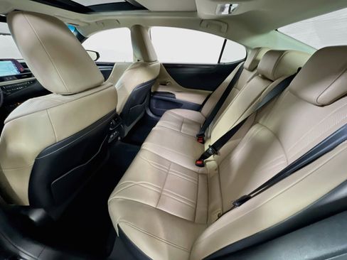 Used 2019 Lexus ES 350 w/ Accessory Package 2 FWD image 25