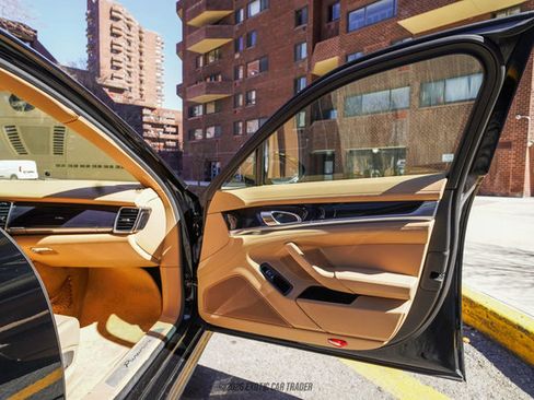 Used 2012 Porsche Panamera 4 image 52