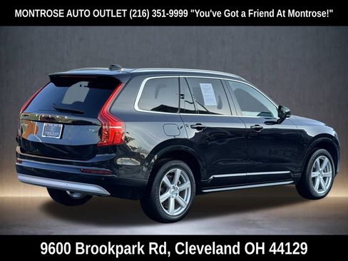Used 2022 Volvo XC90 T5 Momentum image 4