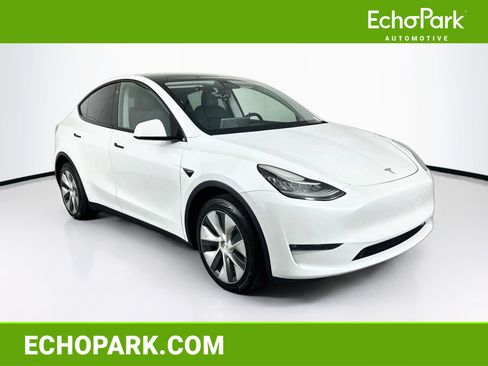 Used 2022 Tesla Model Y Long Range AWD/4WD image 1