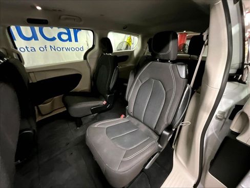 Used 2024 Chrysler Voyager LX FWD image 13