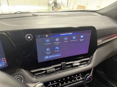 Certified 2025 Chevrolet Equinox RS w/ Safety and Technology Package AWD/4WD image 30