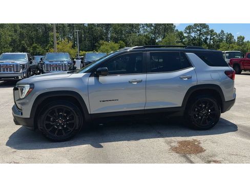 Used 2025 GMC Terrain Elevation w/ Elevation Premium Package AWD/4WD image 5