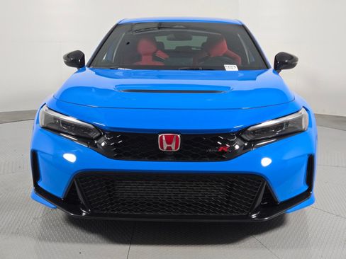 Used 2024 Honda Civic Type R image 2
