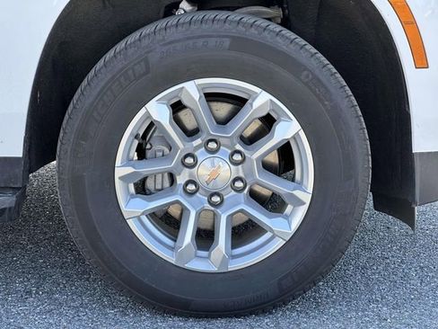 Used 2025 Chevrolet Tahoe LT AWD/4WD image 8