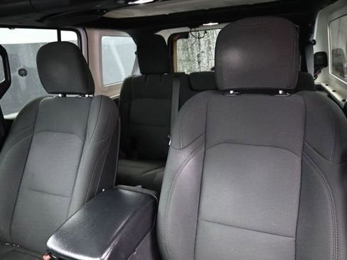 Used 2018 Jeep Wrangler Unlimited Sport S AWD/4WD image 15