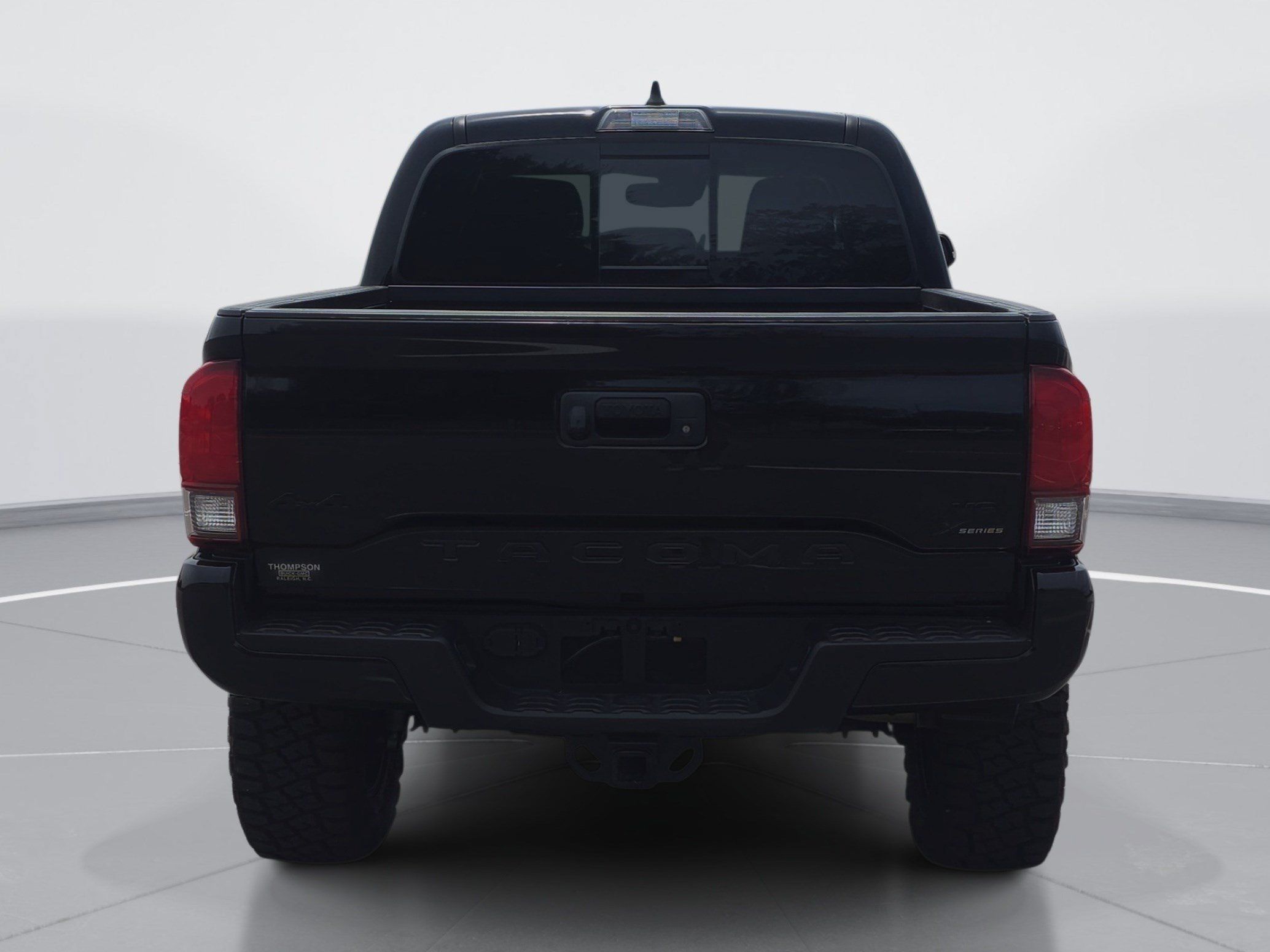 Used 2023 Toyota Tacoma SR5 w/ Technology Package AWD/4WD image 4