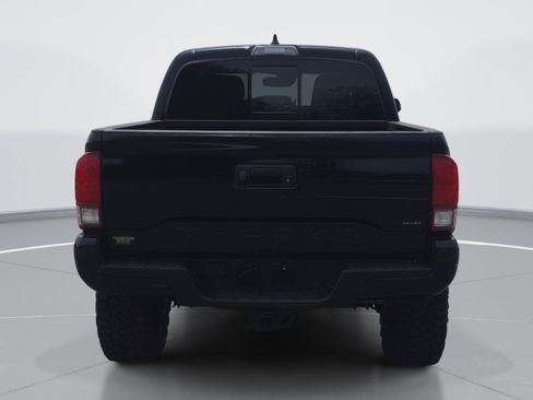 Used 2023 Toyota Tacoma SR5 w/ Technology Package AWD/4WD image 4