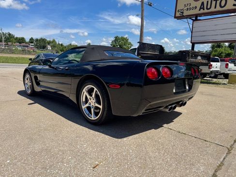 Used 2004 Chevrolet Corvette Convertible w/ Preferred Equipment Group RWD image 6